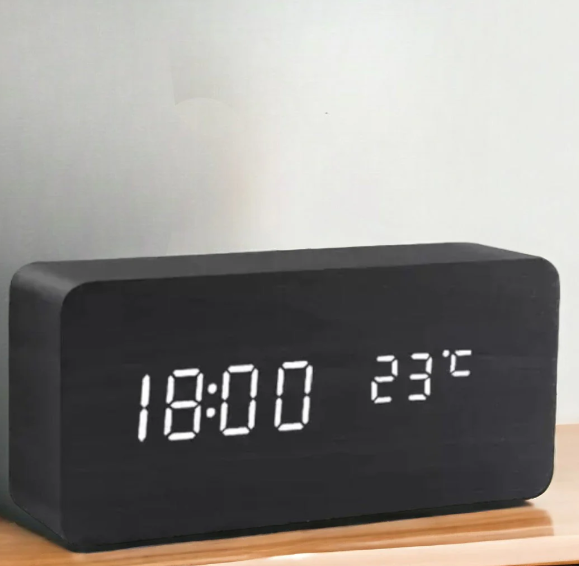 Lisslune | LED wooden watch with voice activation