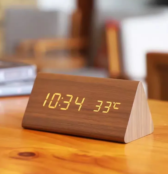 Lisslune | LED wooden watch with voice activation