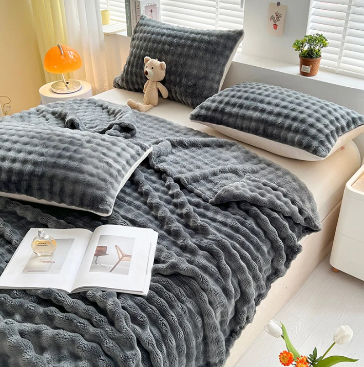 Lisslune | Luxurious Fleece Blanket with Bubble Texture