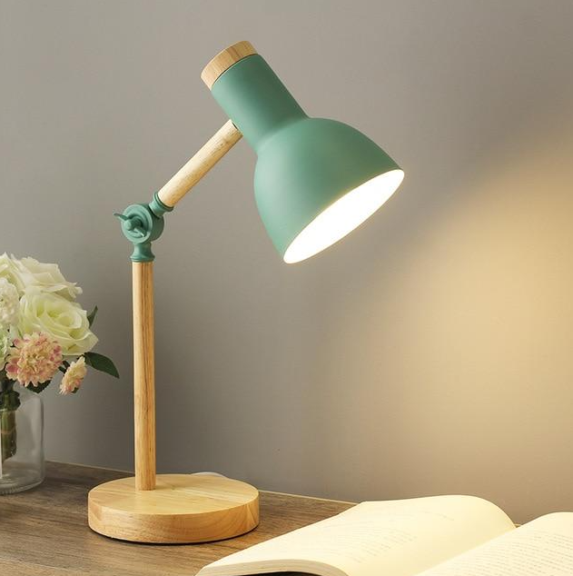 Lisslune | Scandinavian table lamp made of wood