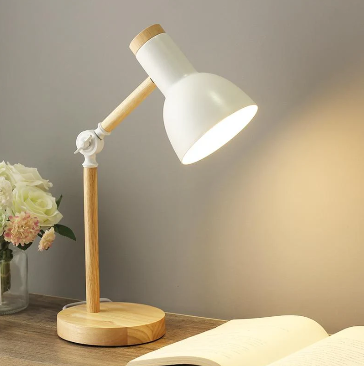 Lisslune | Scandinavian table lamp made of wood