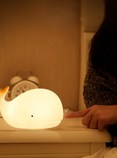 Lisslune | Charming Color Changing Whale Night Light