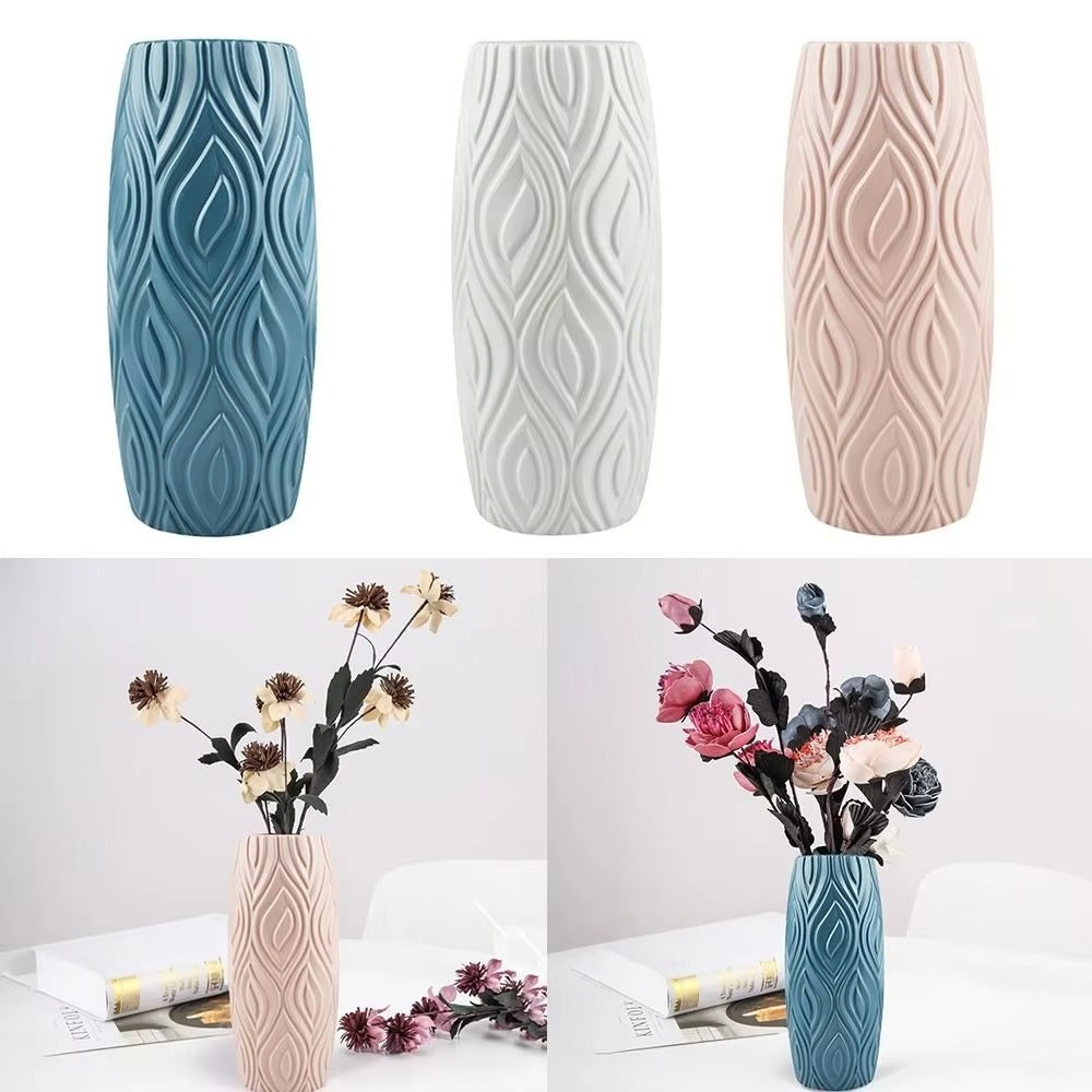 Lisslune | Sculpted Textured Leaf Vase