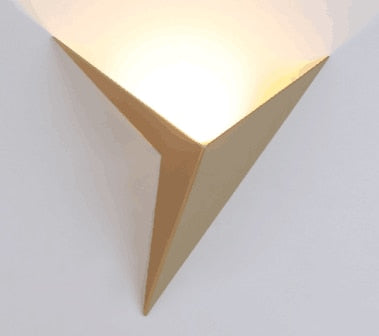 Lisslune | TriGlow – Triangular Wall Lamp for Sleek, Modern Lighting