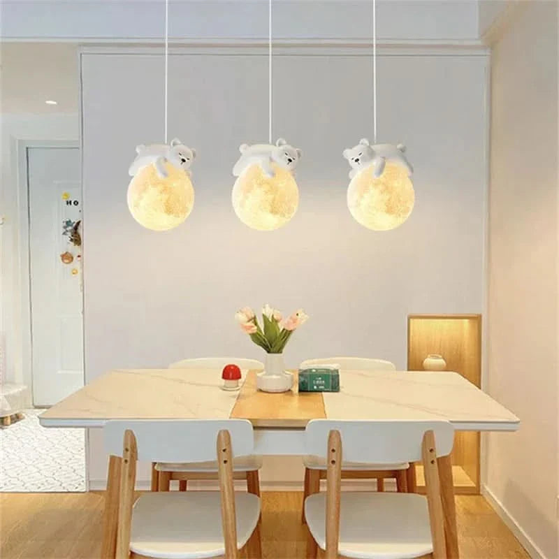 Lisslune | WINTHARA – Enchanting ceiling light with bear on the moon