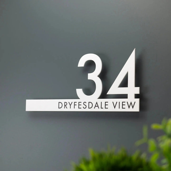 Lisslune | Personalized elegant acrylic house number sign - modern and weatherproof