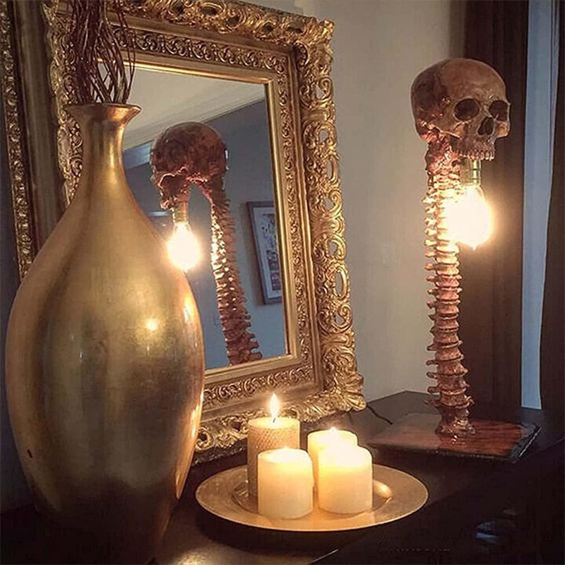 Lisslune | Horror Skull with Spine Lamp