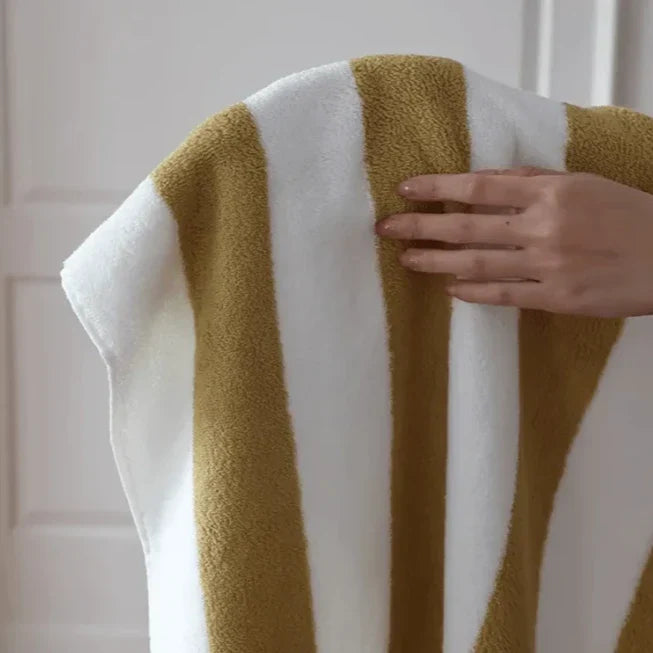 Lisslune | Retro Stripes Towel (Chunky)