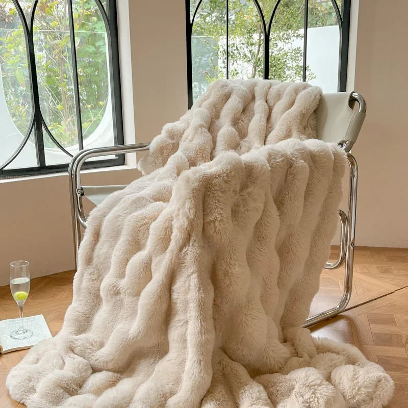 Lisslune | FurLuxe | Reversible Synthetic Fur Blanket