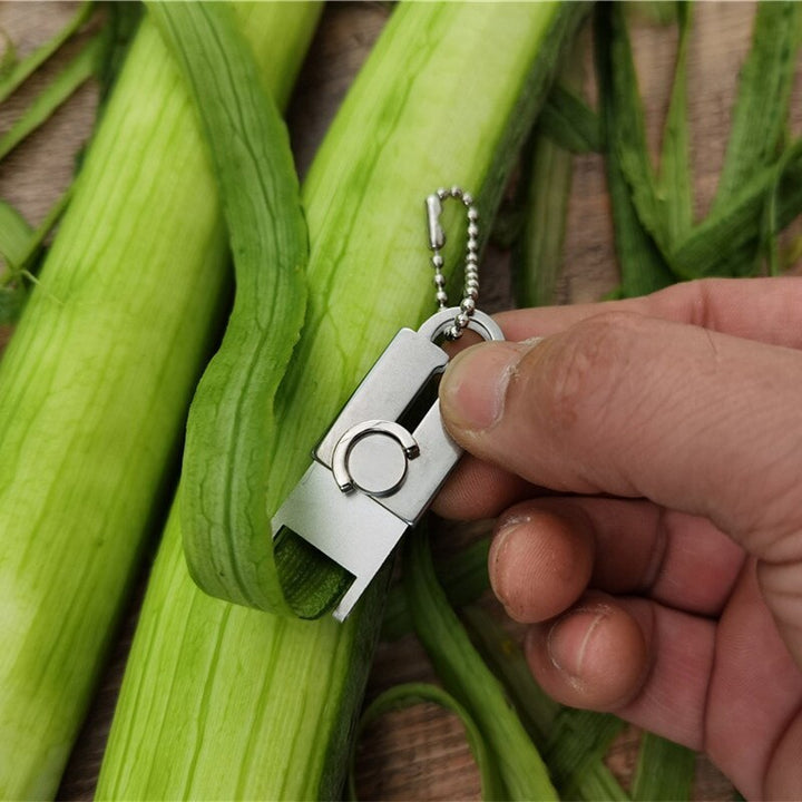 Lisslune | Stainless Steel Mini Vegetable Peeler Keychain