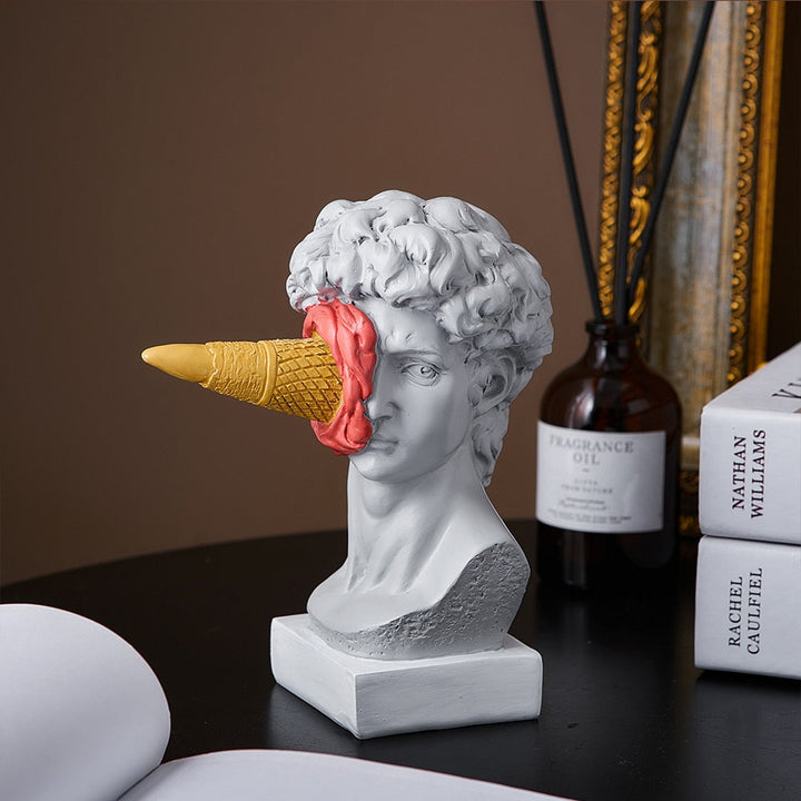 Lisslune | David Figurine with Ice Cream Home Decoration Sculpture