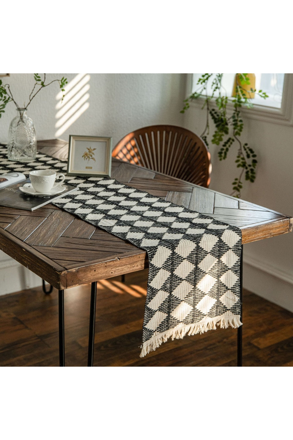 Lisslune | Table Runner - Light Academia