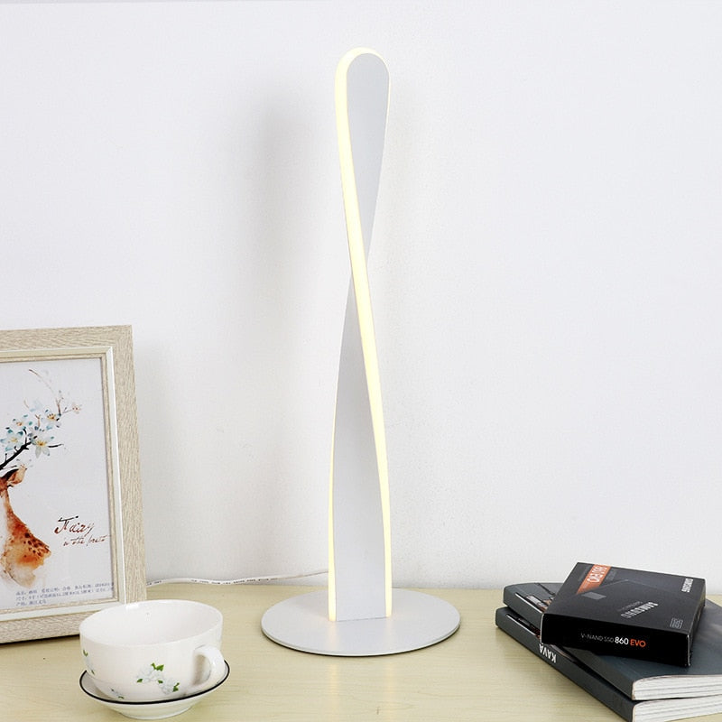 Lisslune | DimLume – Aluminum Desk Lamp with Flexible Dimming Function