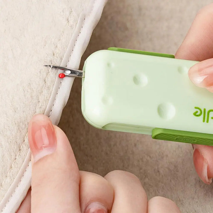Lisslune | All-in-One Sewing Needle Threader Tool