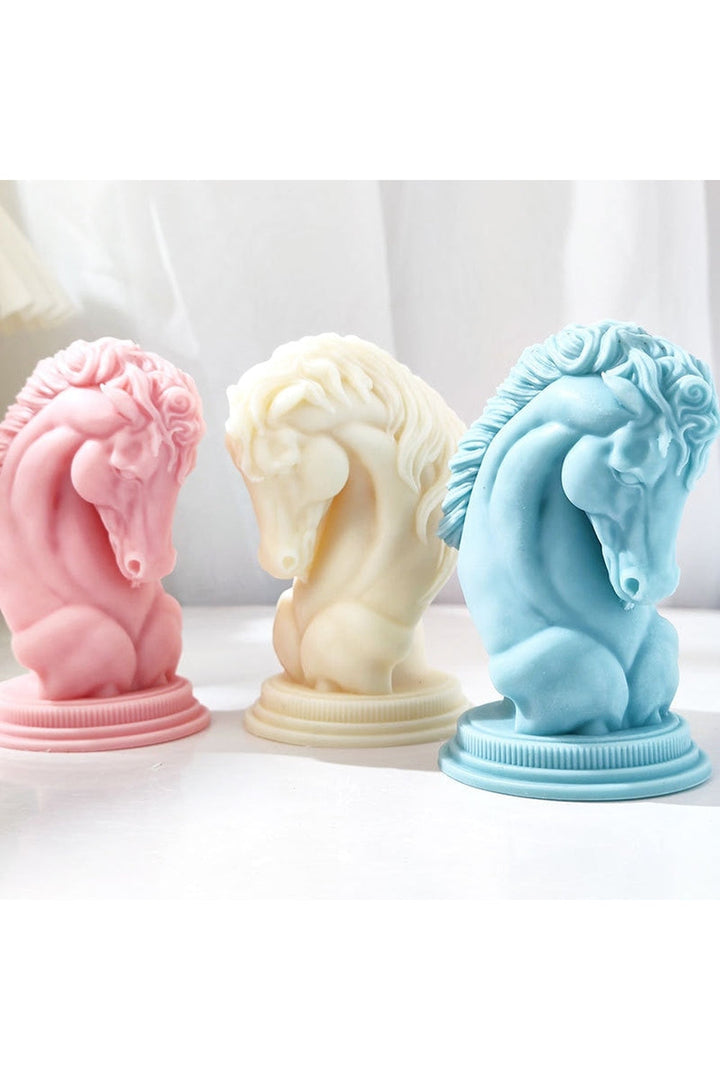 Lisslune | War Horse Head Candle Shape