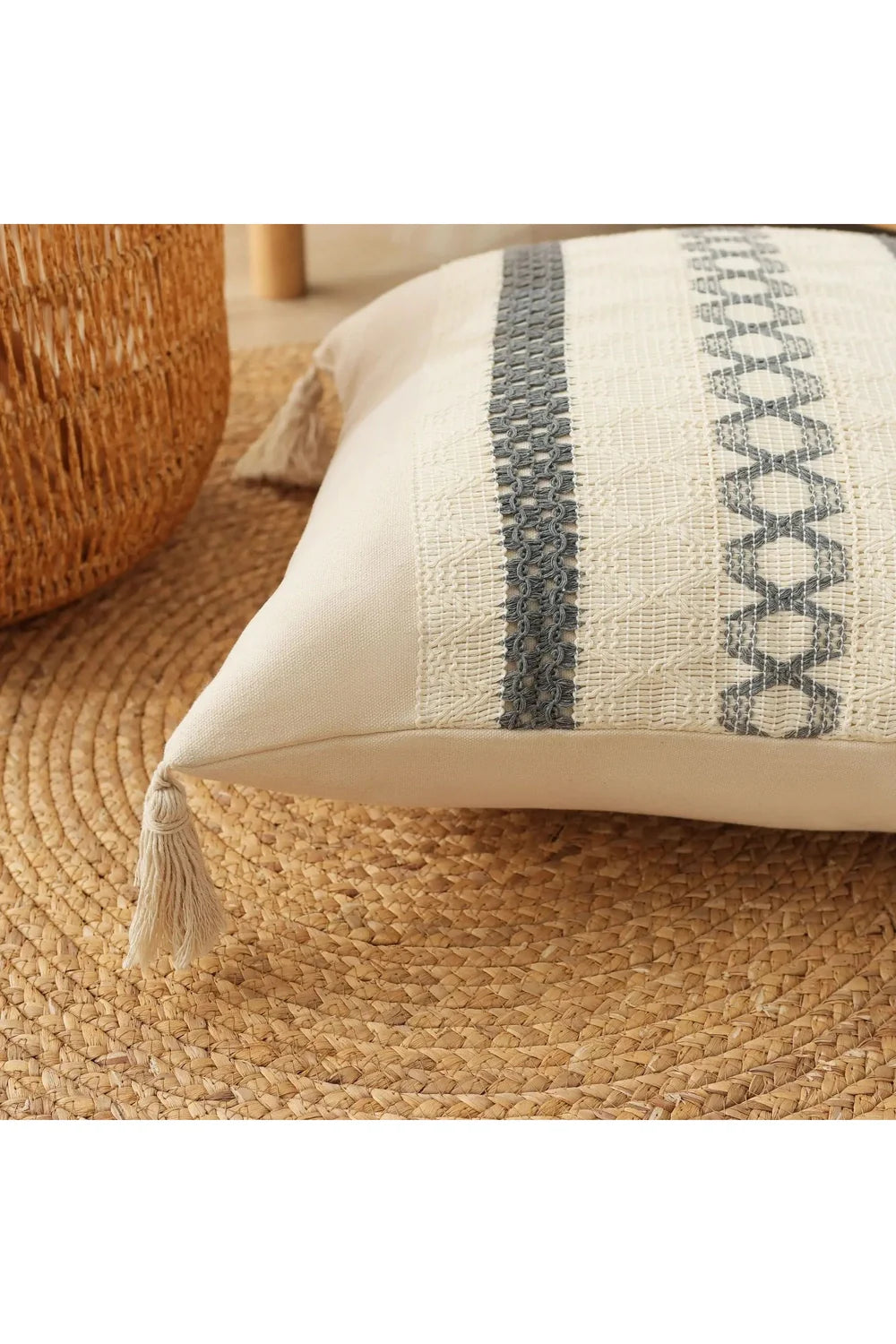 Lisslune | Crochet Tassel Cushion Cover