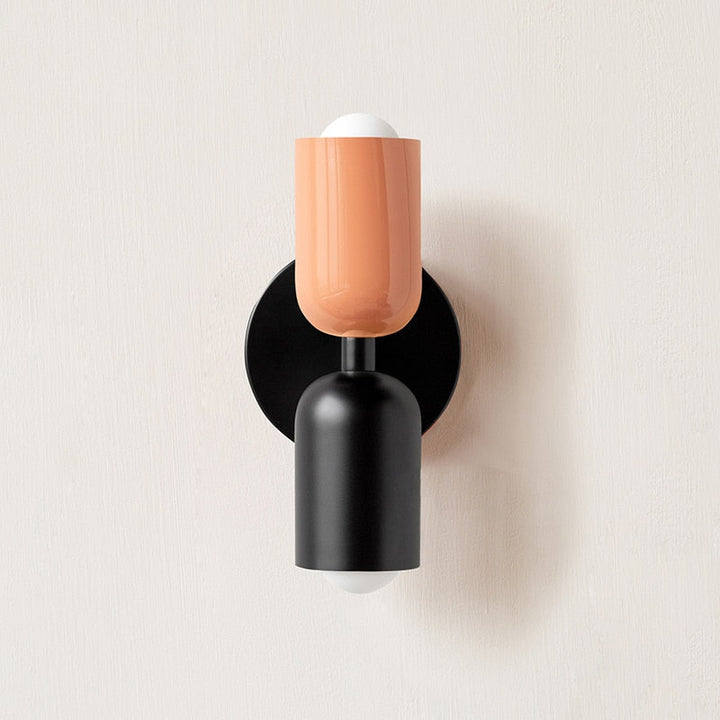 Lisslune | Lively, minimalist wall lamp with two light bulbs