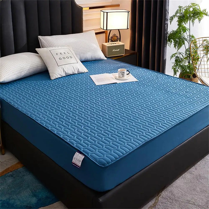 Lisslune | Waterproof Ultra-Soft Fitted Latex Mattress Pad Cover
