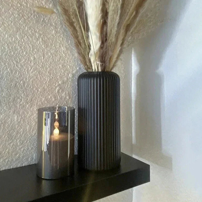 Lisslune | LineaForm Modern Ceramic Vase – Artistic Stripe Decoration