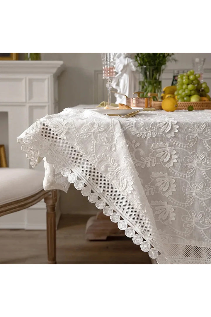 Lisslune | Lace Elegance Tablecloth
