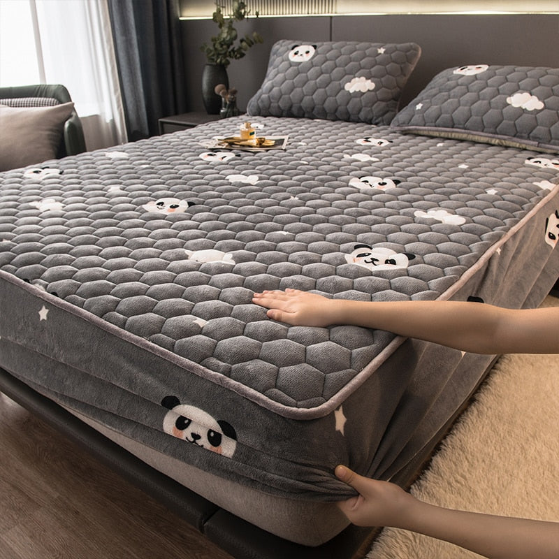 Lisslune | Elegant Velvet Thick Mattress Cover