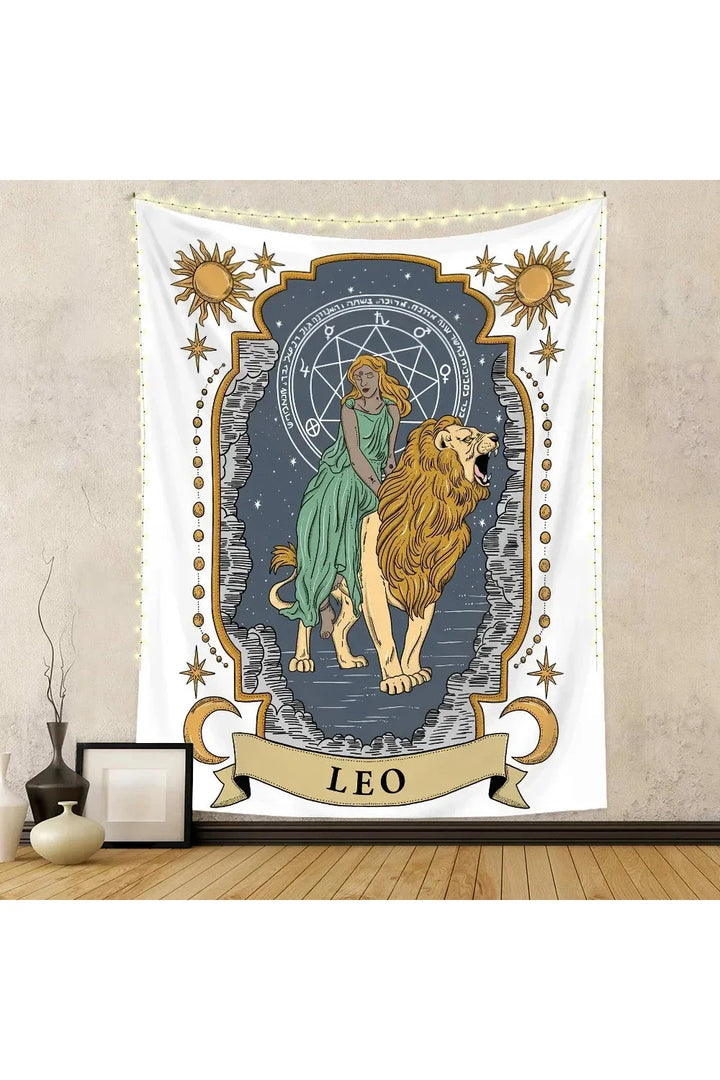 Lisslune | Tapestry Collection