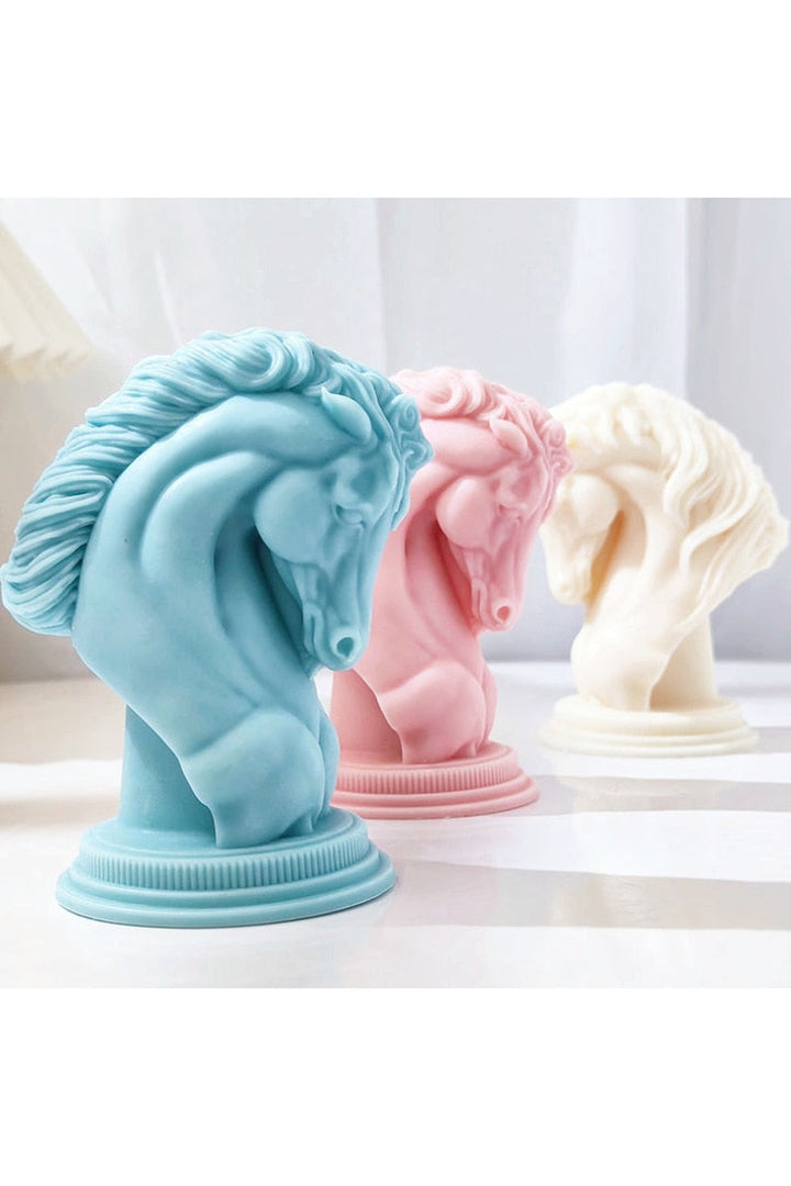 Lisslune | War Horse Head Candle Shape
