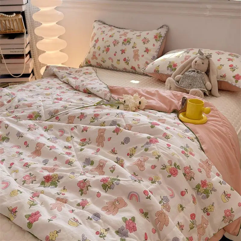 Rynx Floral Print Quilt Soft Skin-Friendly Breathable Summer Blanket with Ultrasonic Embossing Summer Machine Washable Bedspread