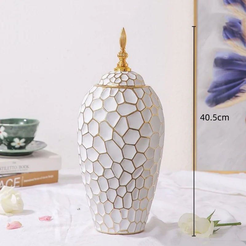 Lisslune | GoldenPattern | Ceramic Vase with Luxurious Gold Accents – Modern Decorative Home Piece
