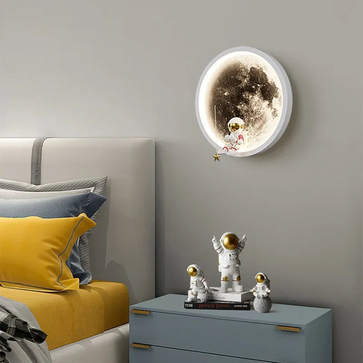 Lisslune | Astronaut On The Moon Wall Light