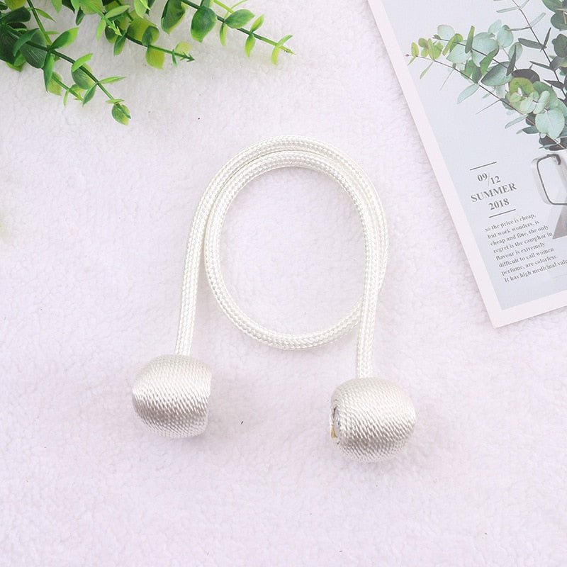 Lisslune | Magnetic clip for holding curtains together (2 pieces)
