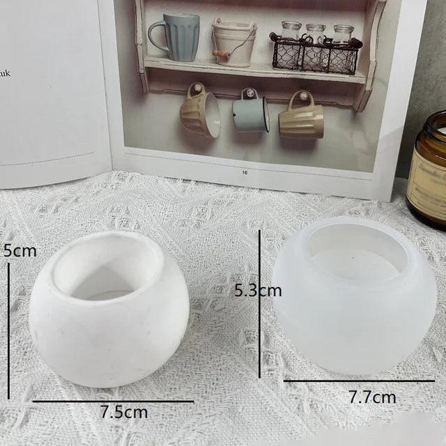 Lisslune | Personalized round silicone mold for unique candle and succulent creations - Enhance your home decor