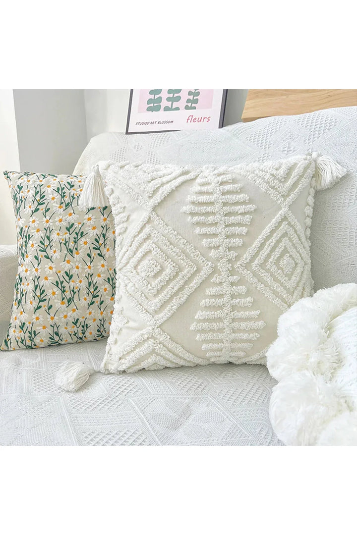 Lisslune | embroidered cushion cover