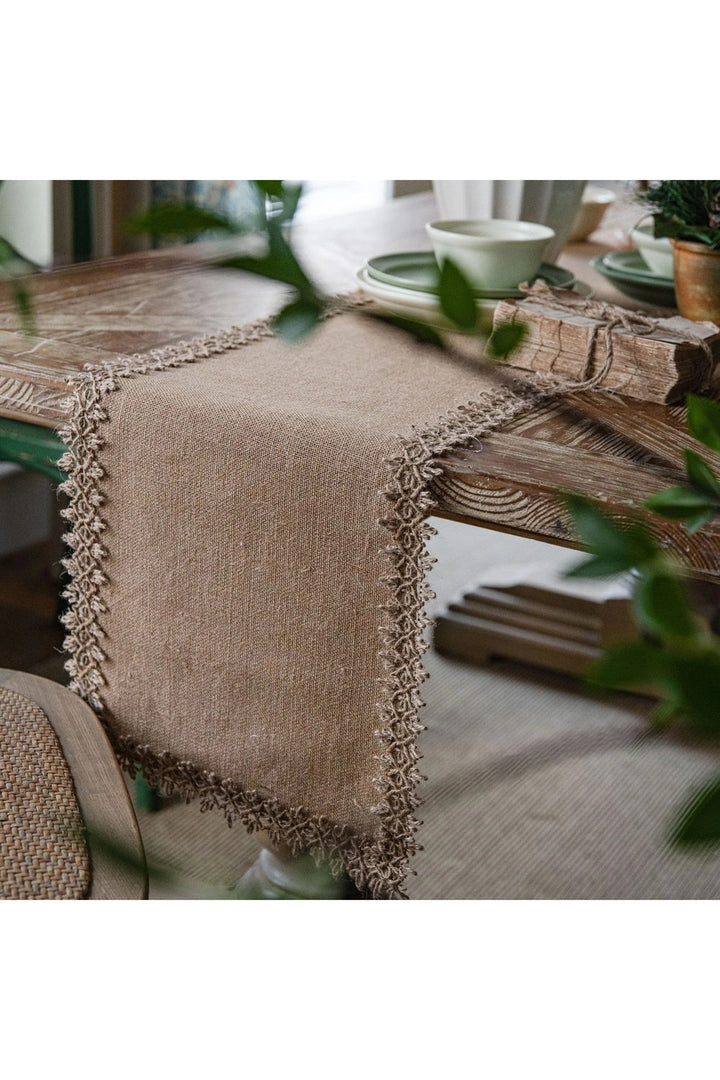 Lisslune | Table Runner - Light Academia