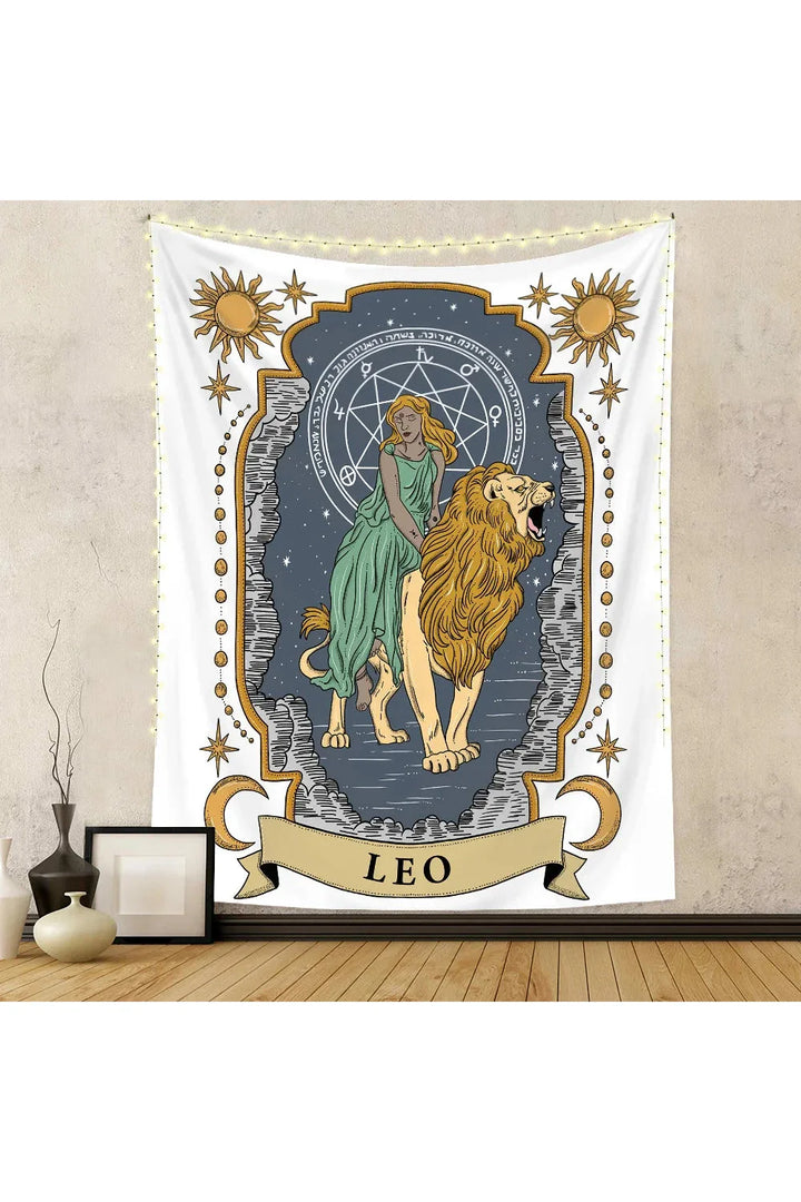 Lisslune | Tapestry Collection