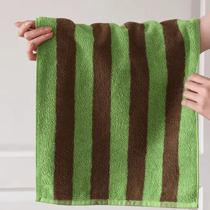 Lisslune | Retro Stripes Towel (Chunky)