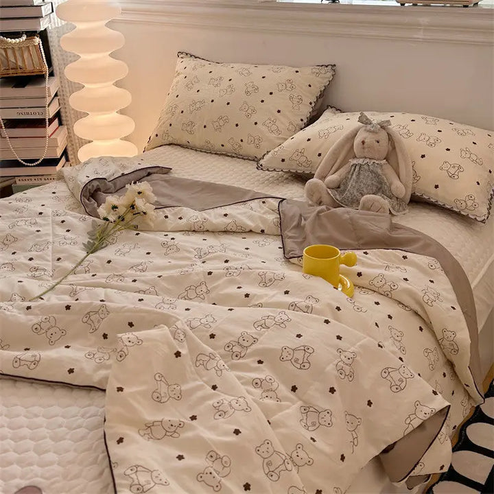 Rynx Floral Print Quilt Soft Skin-Friendly Breathable Summer Blanket with Ultrasonic Embossing Summer Machine Washable Bedspread
