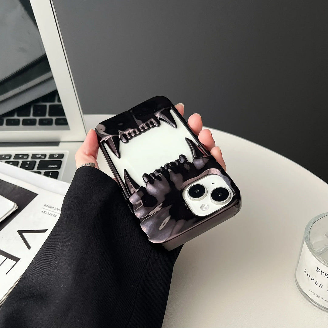Lisslune | 3D Canine Tooth Hollow Wärmeableitende Handyhülle für iPhone 16 15 14 13 12 11 Pro Max Stoßfest elektroplattierte weiche Luxusabdeckung