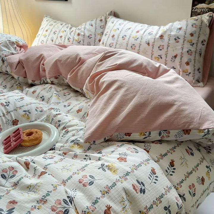 Rynx Bedding Set Duvet Cover Fresh Blue Floral. Crumpled Yann Bed Set Made of Four Parts, Washable Cotton Bed Sheets