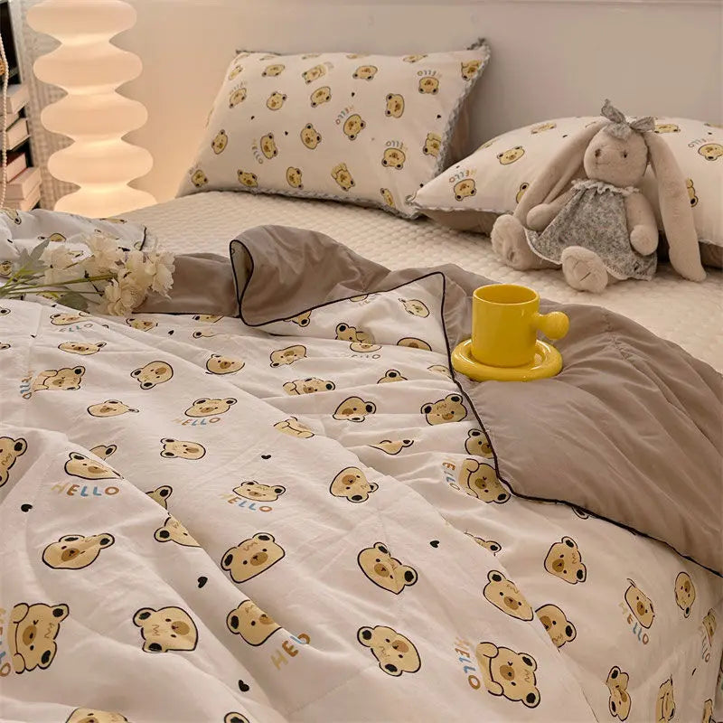 Rynx Floral Print Quilt Soft Skin-Friendly Breathable Summer Blanket with Ultrasonic Embossing Summer Machine Washable Bedspread