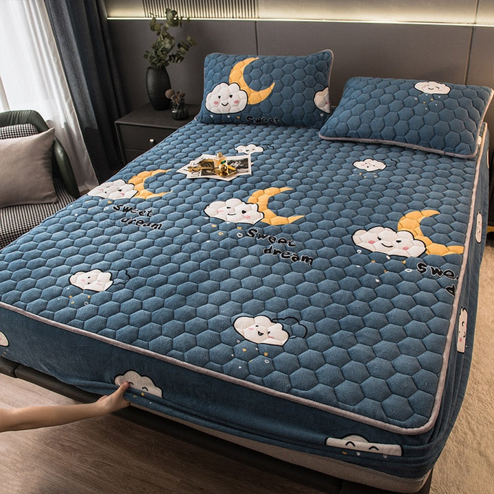 Lisslune | Elegant Velvet Thick Mattress Cover
