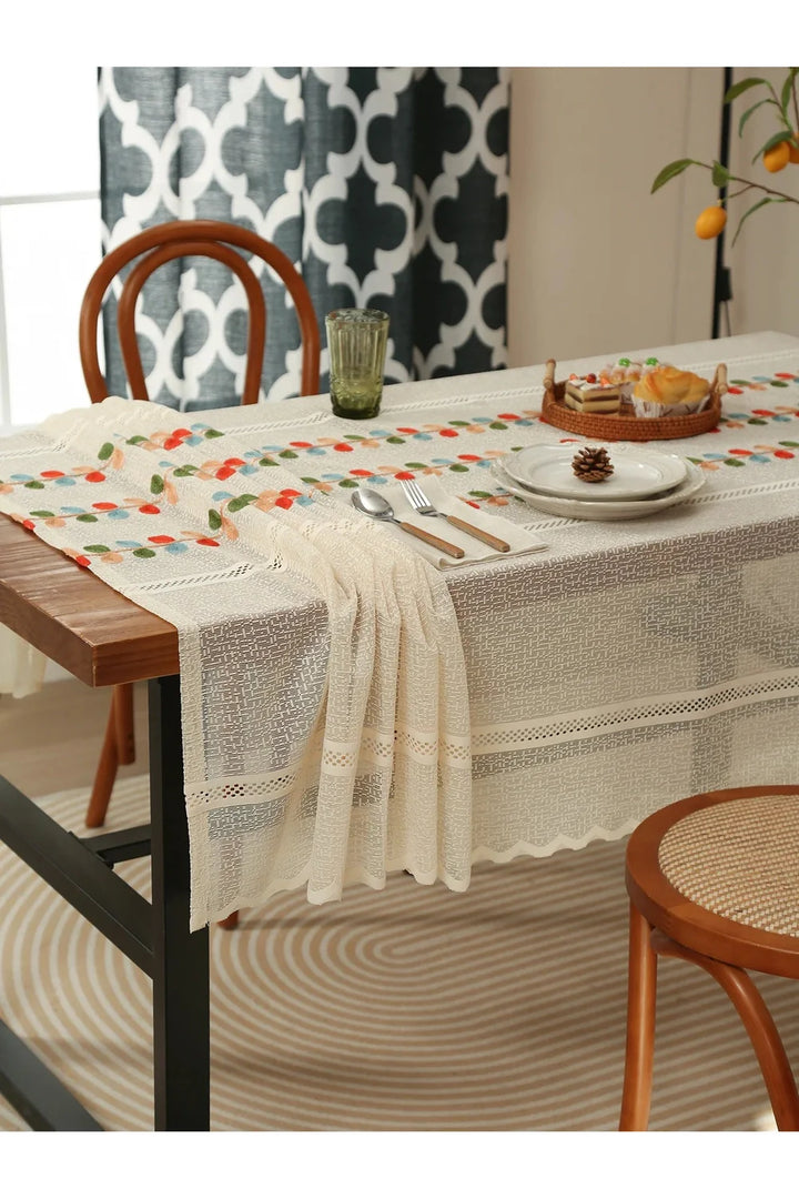 Lisslune | Garden lace tablecloth