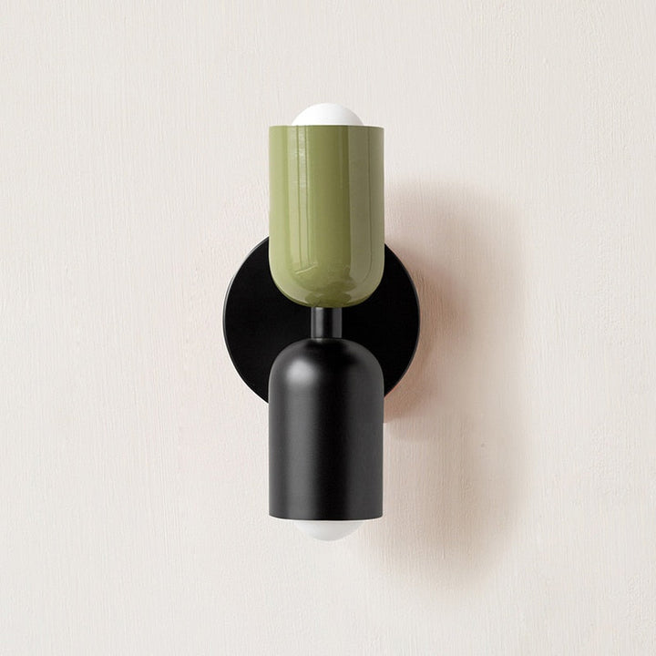 Lisslune | Lively, minimalist wall lamp with two light bulbs