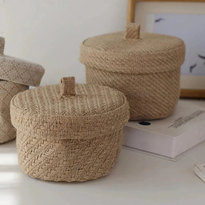 Lisslune | Stylish round jute basket with lid - Contemporary organizational solution
