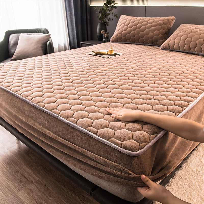 Lisslune | Elegant Velvet Thick Mattress Cover