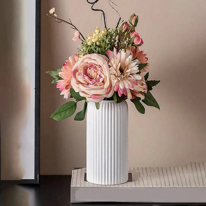 Lisslune | LineaForm Modern Ceramic Vase – Artistic Stripe Decoration