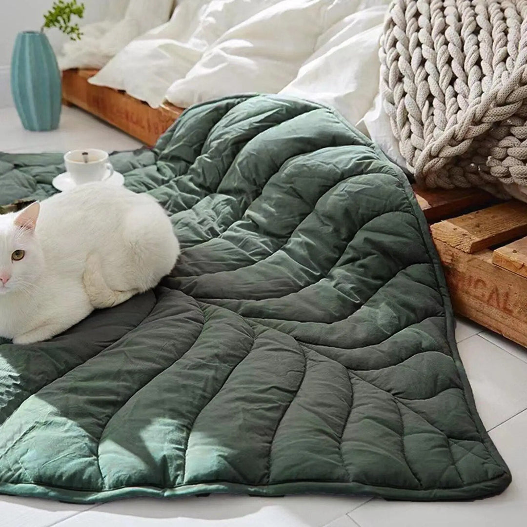 Lisslune | Leafy Comfort Blanket | Cotton Pet Blanket | Soothing and Soft