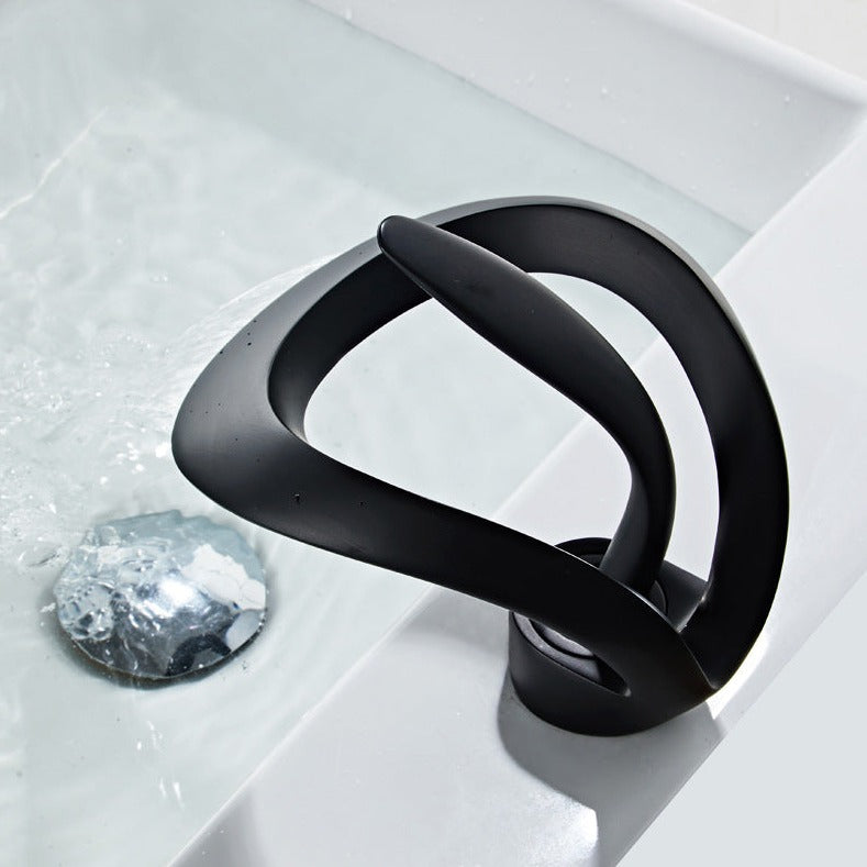 Lisslune | Modern curved bathroom faucet
