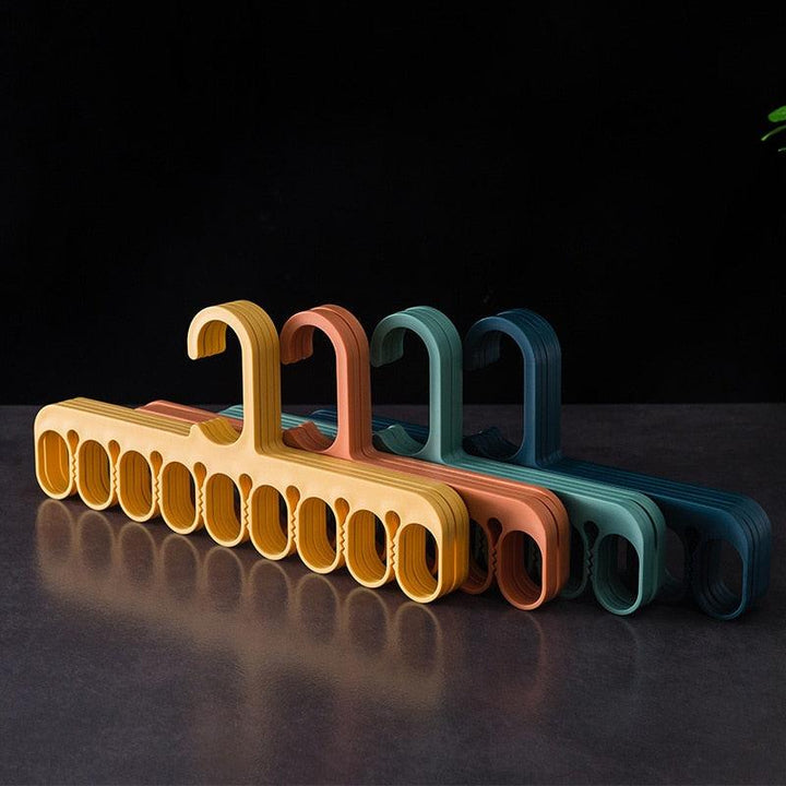 Lisslune | Give your home organization a new twist with this stylish hanging storage solution: Tidy up effortlessly