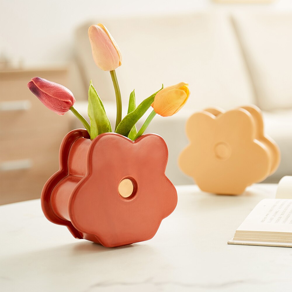 Lisslune | Nordic Bloom Vase – Vibrant decorative accent